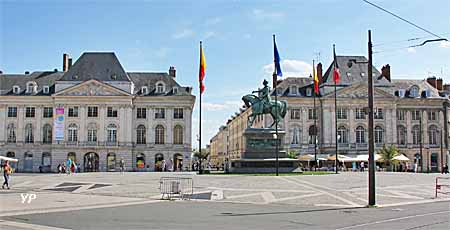 Place du Martroi, statue de Jeanne d'Arc