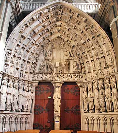 Cathédrale Notre-Dame Sainte-Marie - portail des Apôtres