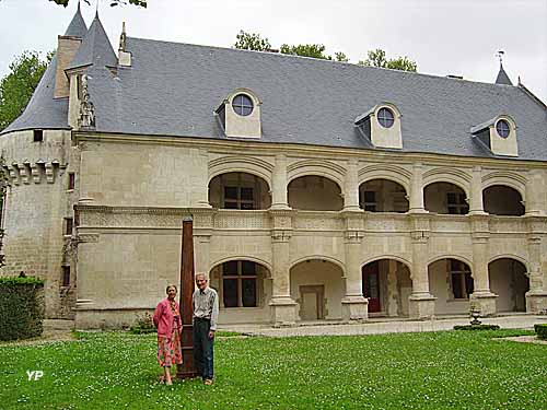 Château Phenix de Dampierre - M. et Mme Hédelin  - propriétaires du château
