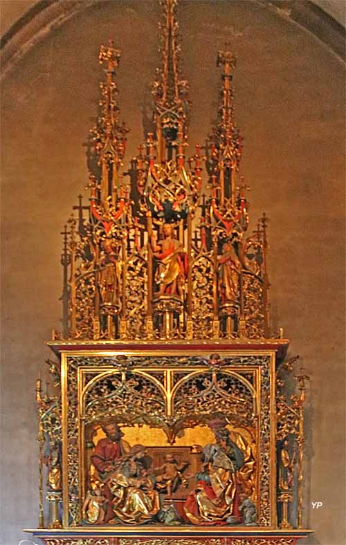 Collégiale Saint-Martin - retable néogothique de la sainte parenté de Jésus (bois sculpté polychrome, XIXe s.)