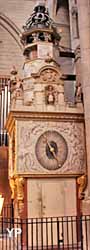 Cathédrale - Primatiale Saint-Jean - horloge astronomique
