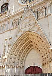 Cathédrale - Primatiale Saint-Jean - portail central