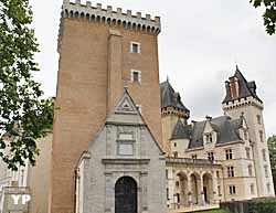Château de Pau, aile Est et donjon