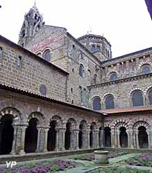 Cloître de la cathédrale du Puy-en-Velay