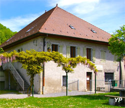Musée archéologique de Viuz-Faverges (ancienne cure de l'église Saint-Jean-Baptiste) (doc. Musée Archéologique de Viuz-Faverges)