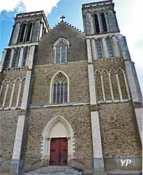 église Saint-Denis de Candé