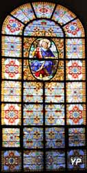 Cathédrale Saint-Louis - vitrail de saint Louis rendant la justice