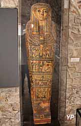 Musée de la Castre - sarcophage d'enfant, plomb (Sidon, 4e s. ap. JC)