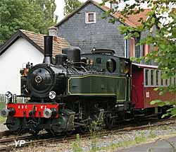 Train Thur Doller Alsace - le train avec la locomotive Mallet en gare de Sentheim