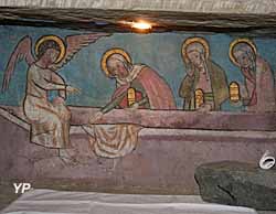 Eglise Notre-Dame de l'Assomption - les trois  Marie arrivant  au 
tombeau  vide, fresque dans  l'armoire  eucharistique