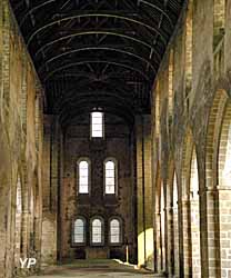Abbaye Cistercienne de Clairmont - nef de l'église