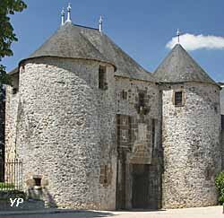 Porte du Château (doc. Office de Tourisme des Alpes Mancelles)