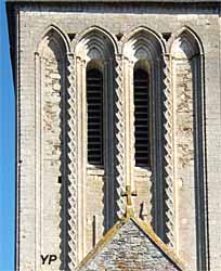 Église Saint-Martin - tour lancette XIIe s. (doc. Bernard Leconte)