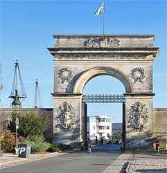 Porte d'entrée de l'Arsenal de Rochefort