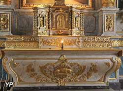 Maître autel et tabernacle dorés