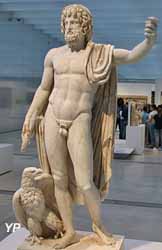 Jupiter, roi des dieux romains, portant la foudre et accompagné de l'aigle (vers 150 après JC)