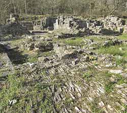 Ruines du Monastier (doc. Les amis du Musée médiéval de Vagnas)