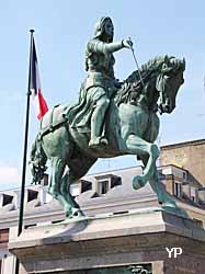statue de Jeanne d'Arc place du Martroi
