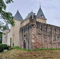 Château de La Chapelle-de-Bragny