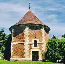 Château et chapelle Saint-Léger